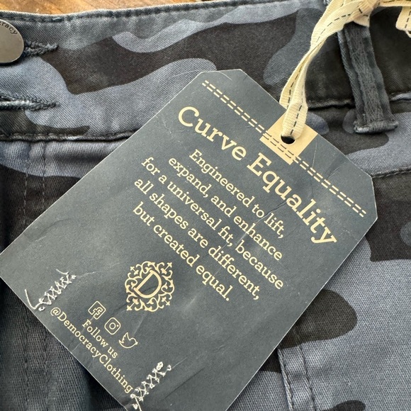 NWT Democracy cargo skirt Ab-Solution. Mold & hold. Size 18 blues - Picture 4 of 12